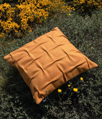 Drapeado Cruz Cushion