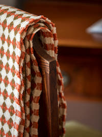 merino-wool-blanket-azulejo-throw-squares-bronze-terracota-detail