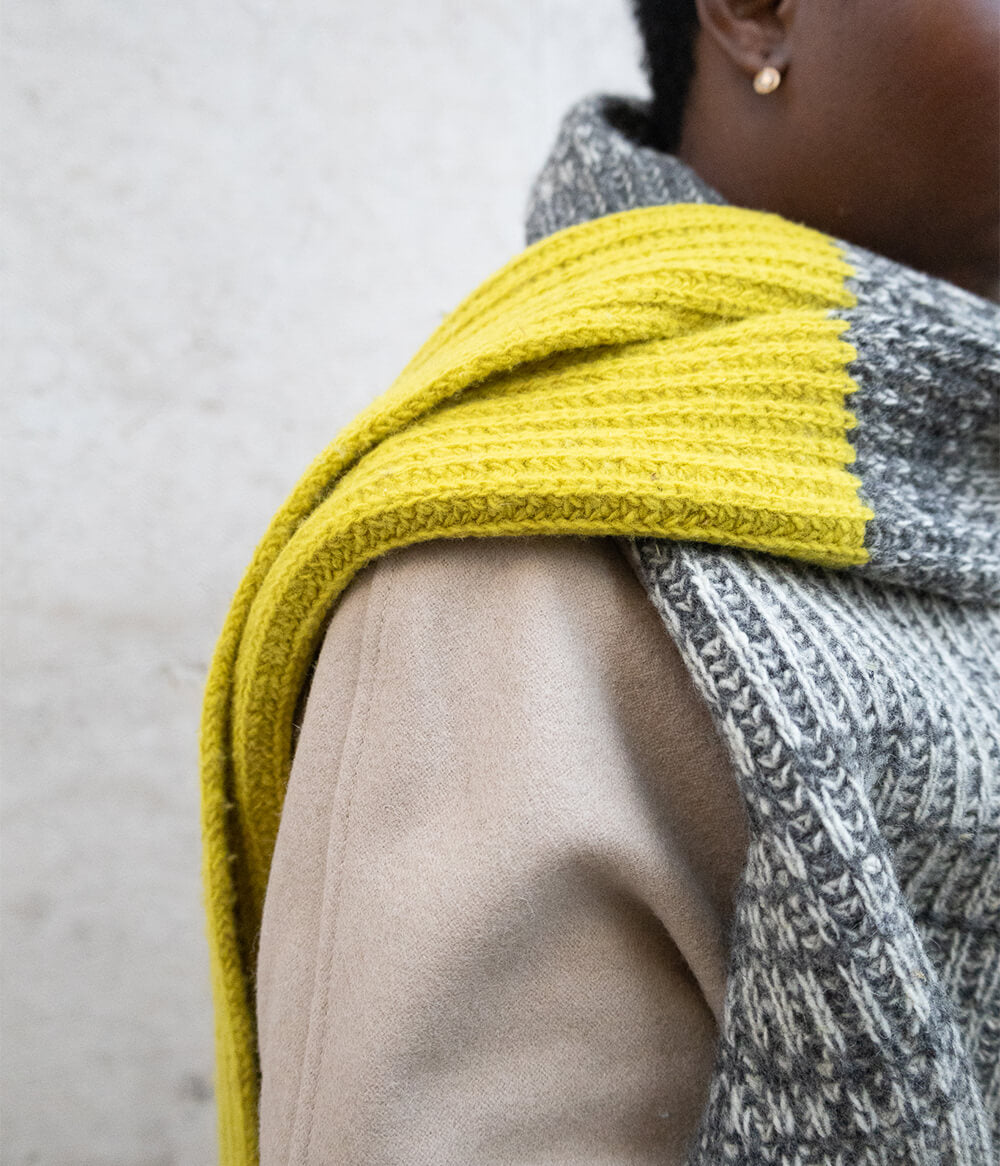 Knitted Bicolor Scarf