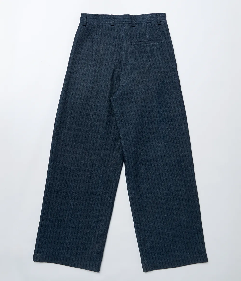 Weite Jeanshose mit Nadelstreifen