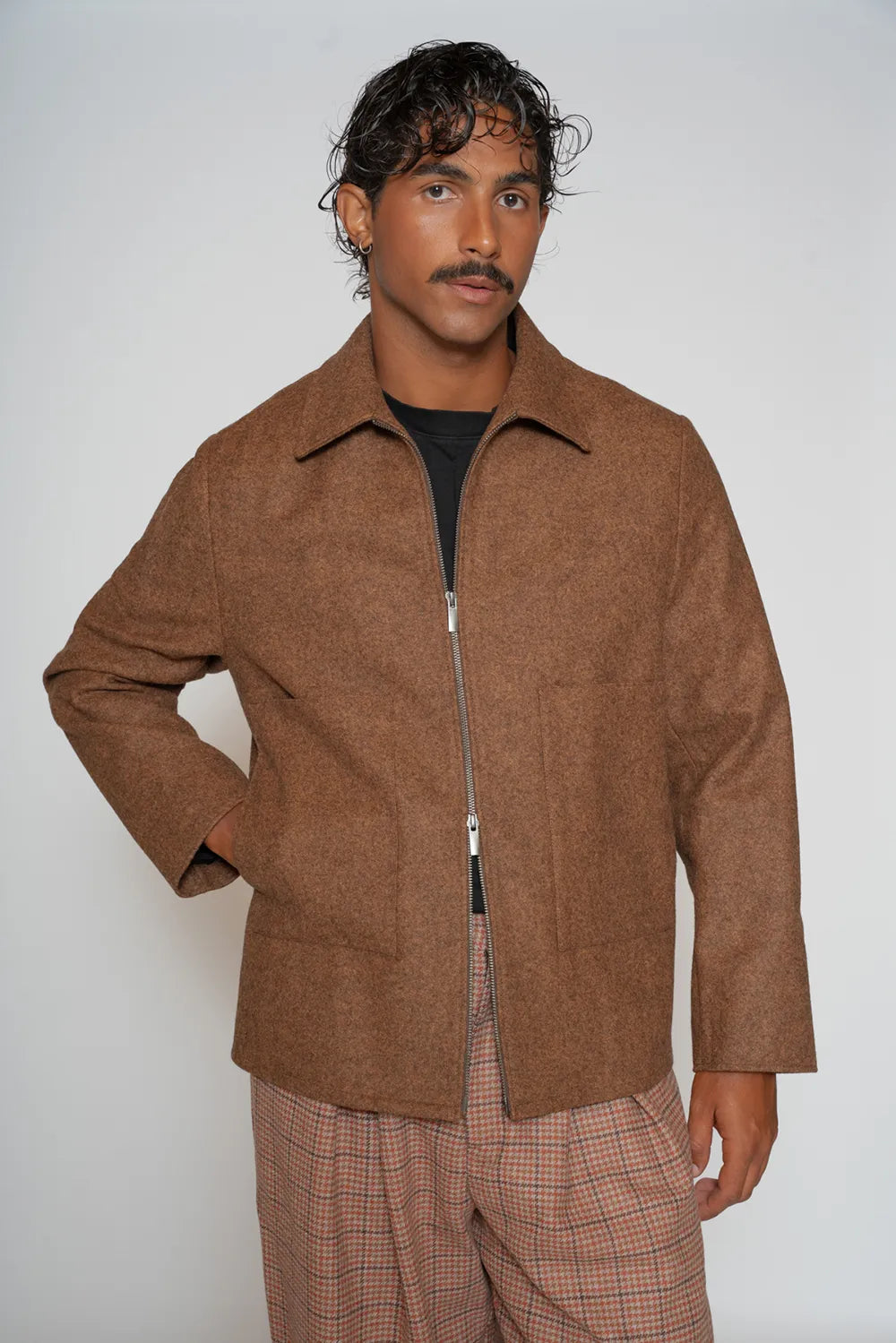 Kurze Jacke mit Reißverschluss