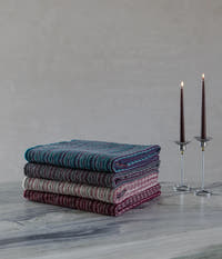 Lumens Throw