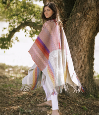 Poncho mit Rautenmuster
