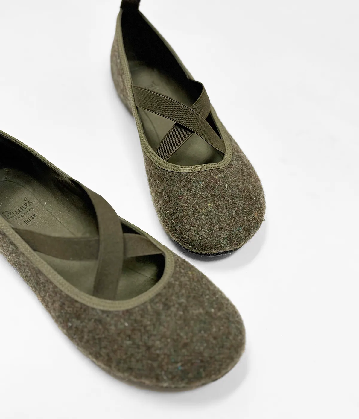 Ballerina with cross elastic